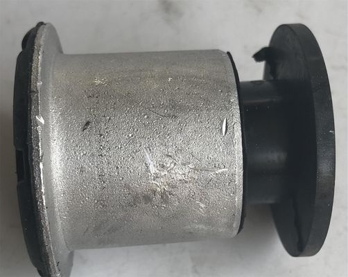 7L0407183A निलंबन भागों नियंत्रण हाथ बुशिंग